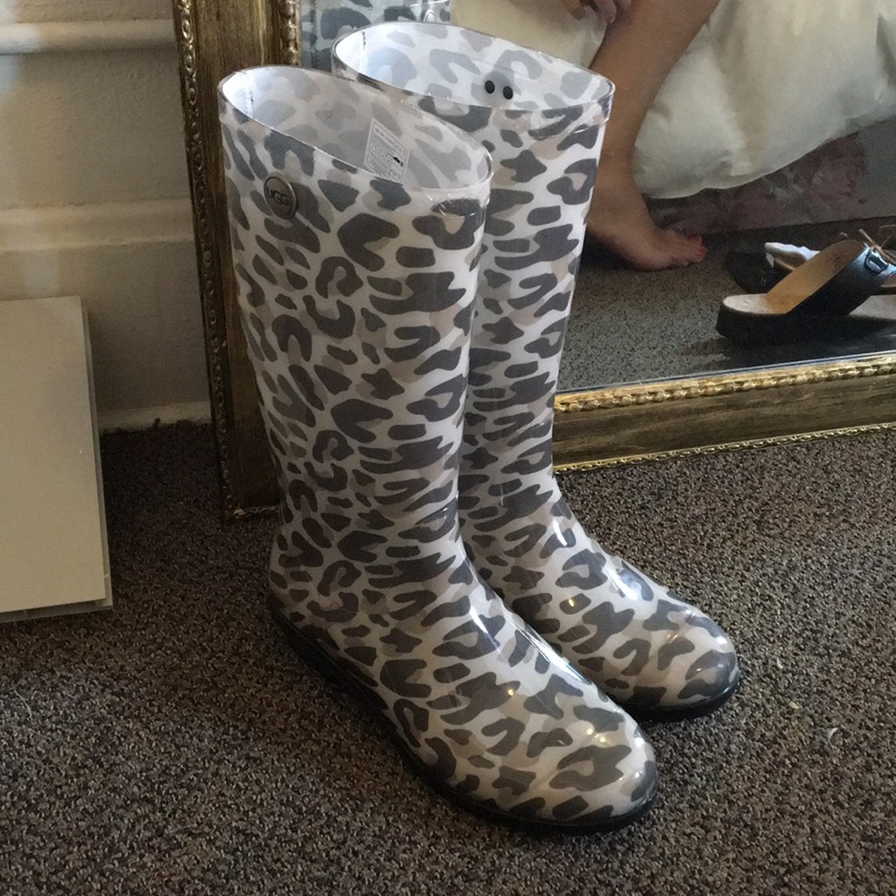 Ugg Rainboots NWOT